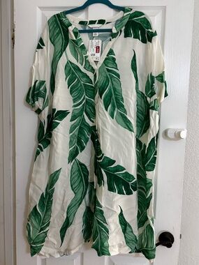 H&M White and Green Leaf Print V-Neck Tunic